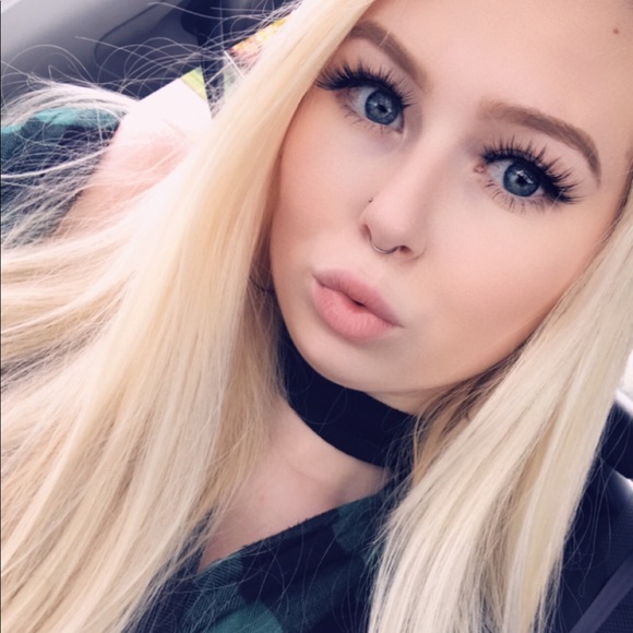 Meet your Posher, Kaela - Picture 1 of 1